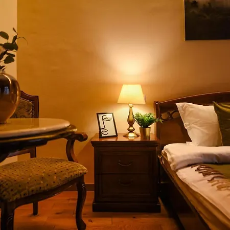 Old Town Cozy - The Epoque *